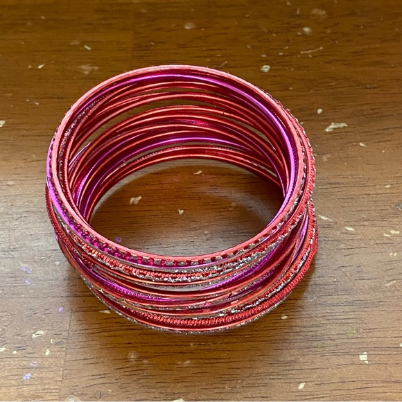 ***FREE GIFT*** Pink and Red Glitter Bangles Set add 2 bundle of 3 or more items - Picture 3 of 6